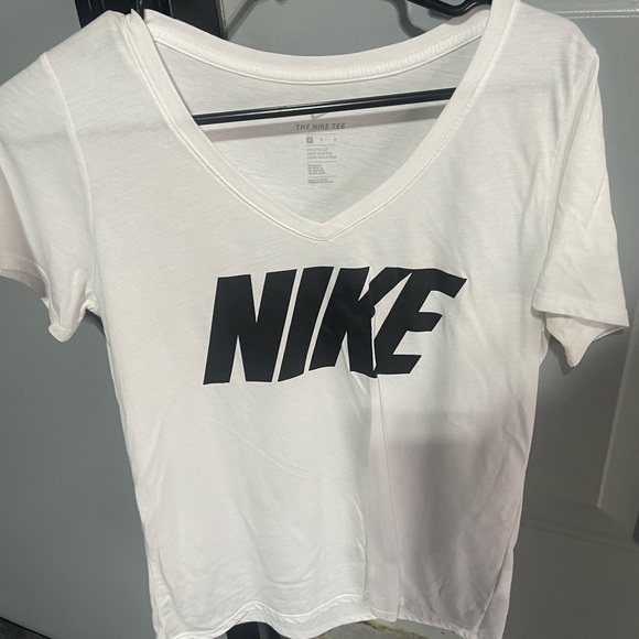 Nike Top - Picture 1 of 2